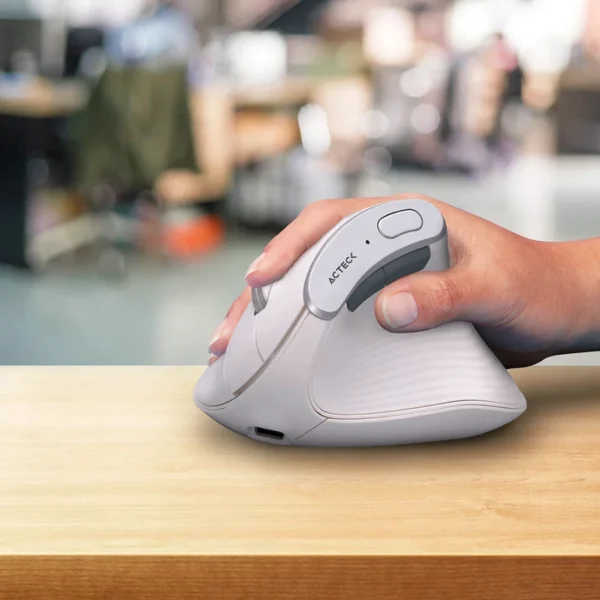 Mouse Ergonómico Profesional ACTECK VIRTUOS FITT PRO MI770 / 2400 Dpi Ajustables / 8 Botones / Inalámbrico / USB-C / Para Oficina / Multidispositivo / Sensor Sigma / Color Blanco - Image 4
